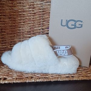 NIB - UGG FLUFF YEAH, SIZE 9, NATURAL